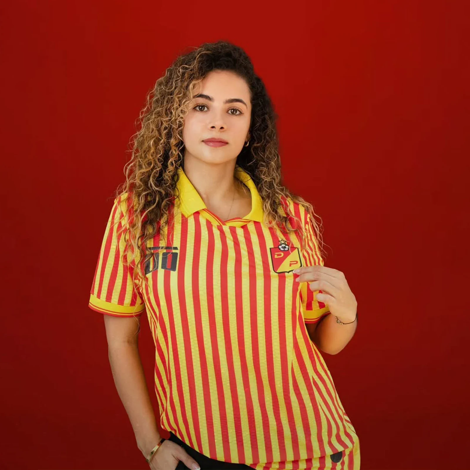 blusa-oficial-local-deportivo-pereira-2026.webp Blusa Oficial Deportivo Pereira 2026 – Mujer - Imagen 1