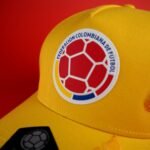 Gorra premium licenciada Federación Colombiana de Fútbol - Mariposas - Imagen 5
