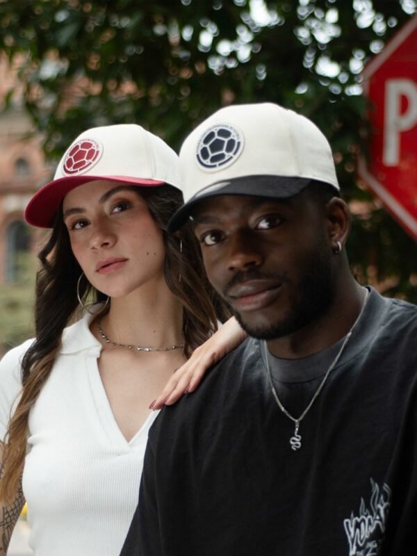 Gorra premium licenciada Federación Colombiana de Fútbol - Tela